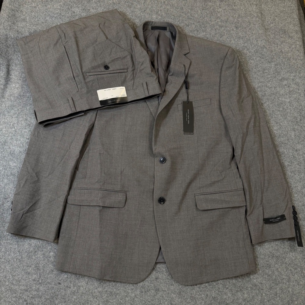Marc New York Andrew Marc Casselman Grey 2-Piece Suit 42R 35W x 32L CASS2MBVL016